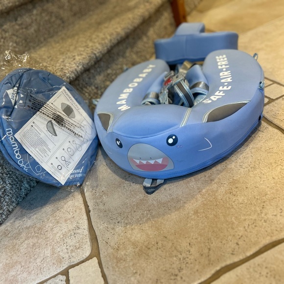 Mambobaby float with canopy - Picture 2 of 4